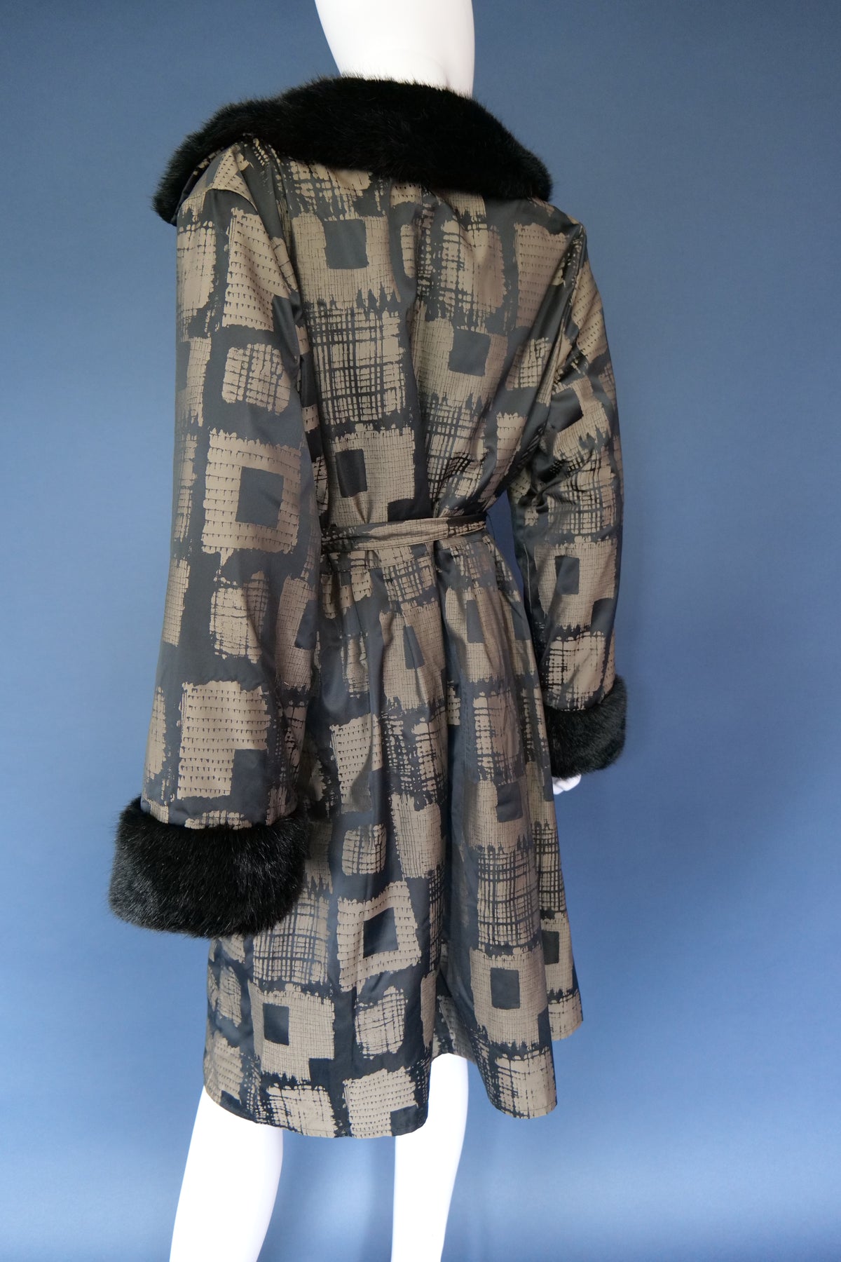 Et Dieu Crea La femme whimsical faux fur coat