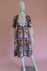 Vintage patterned 1960s high yoke angel sleeve dress